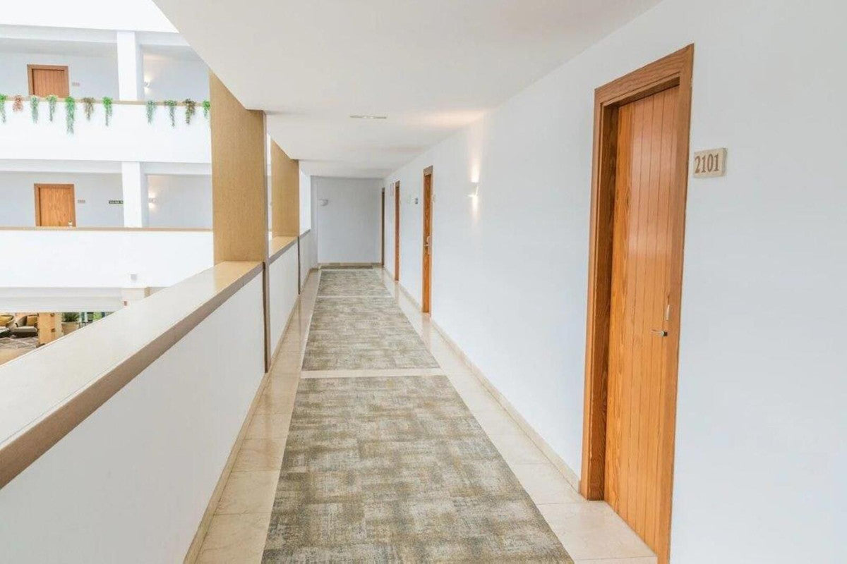 Apartamento Reformado en Marbella Centro | Terraza de 60 m² a Pocos Metros del Paseo Marítimo