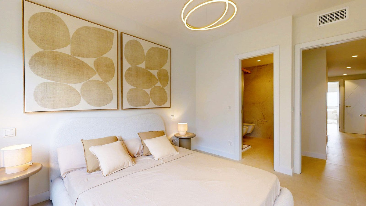 Magnífico apartamento a tan solo 3 km del centro de Marbella y a escasos metros del mar.