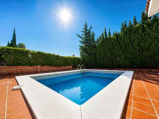 Villa Exclusiva en Río Real – Los Monteros, Marbella | STAND INMOBILIARIO