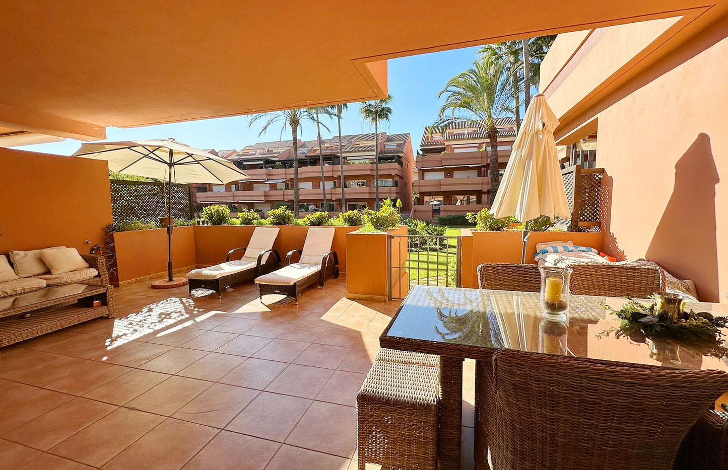 Apartamento en planta baja a pocos minutos de Puerto Banús