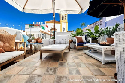 Ático con Terraza y Encanto Andaluz en el Casco Histórico de Marbella Frente a Iglesia Barroca