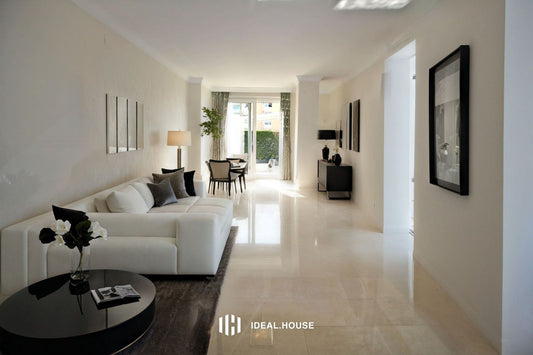 Apartamento Reformado en Marbella Centro | Terraza de 60 m² a Pocos Metros del Paseo Marítimo