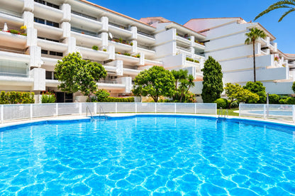 Apartamento reformado con terraza y licencia turística en Marbella | Alta rentabilidad