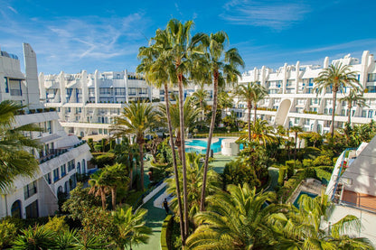 Elegante dúplex con terraza y vistas al mar a pasos de la playa