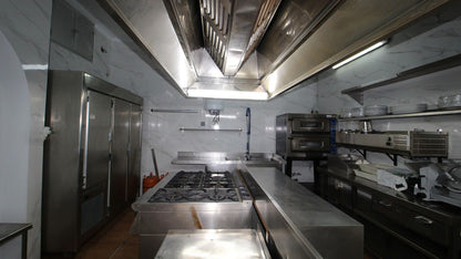 Oportunidad de inversión: local totalmente equipado en zona peatonal de Marbella