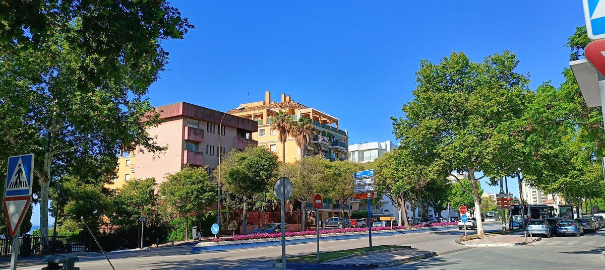 Local Comercial en Marbella Centro | 42 m² en Esquina con Opción de Cambio a Vivienda