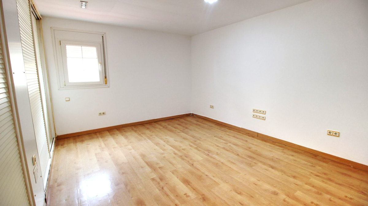 Ático Dúplex en Marbella Centro | Junto al Paseo Marítimo con Posibilidad de Dividir en 2 Apartamentos