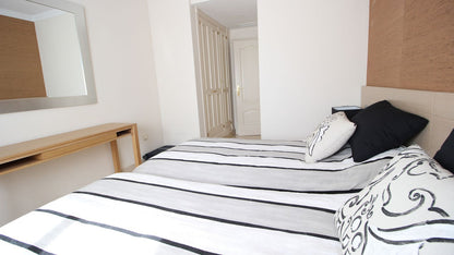 Apartamento de Ensueño a Metros del Mar con Terraza Acristalada, Piscina y Parking Privado