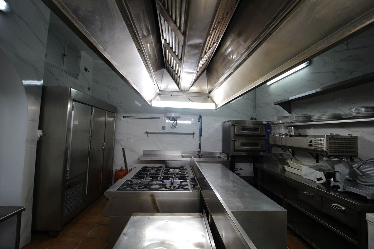 Oportunidad de inversión: local totalmente equipado en zona peatonal de Marbella