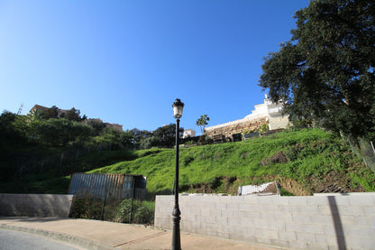 Terreno en Elviria, Marbella | Parcela con Proyecto de Villa de Lujo junto a Santa María Golf