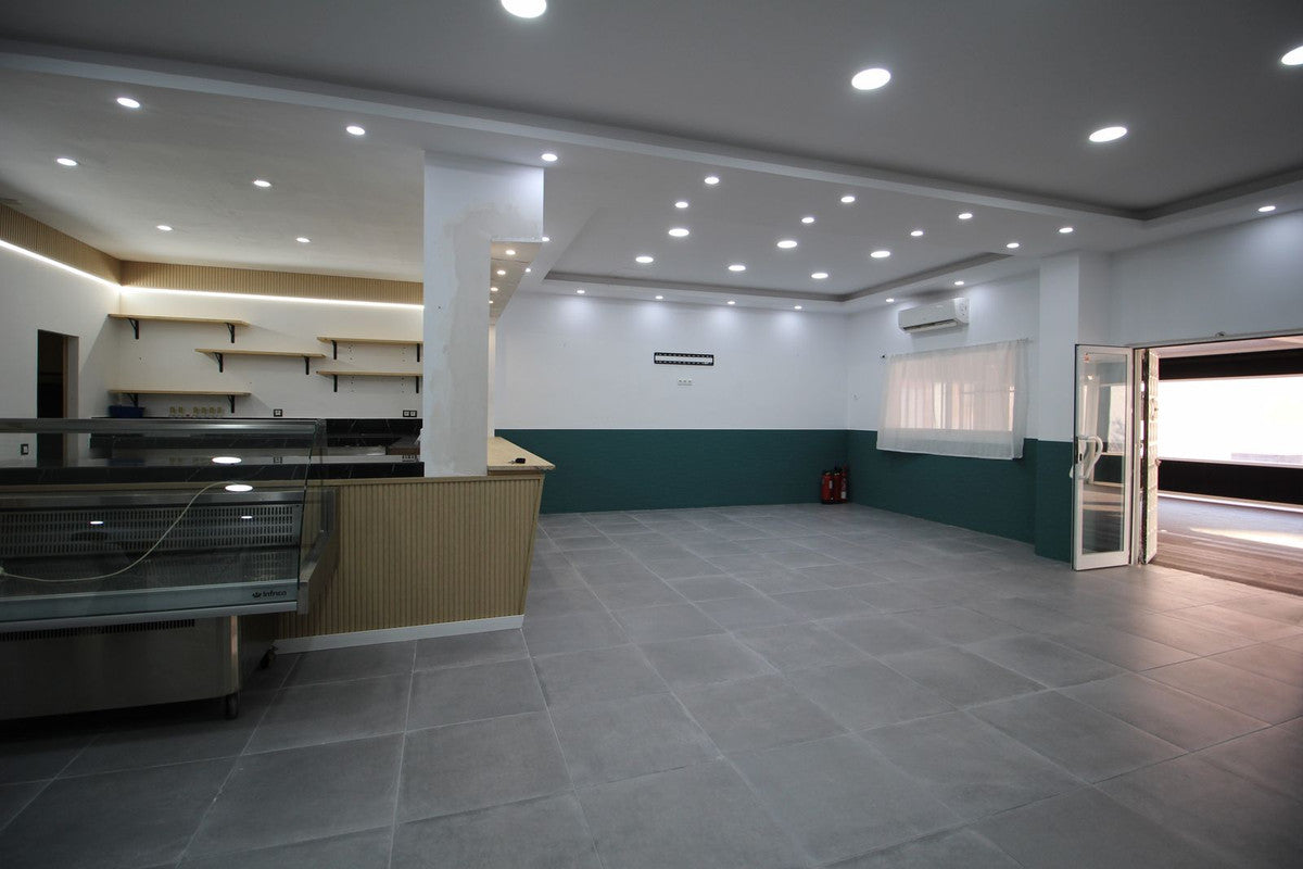 Oportunidad de inversión: local totalmente equipado en zona peatonal de Marbella