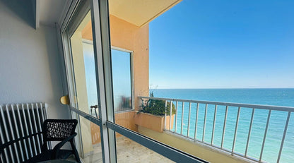 Estudio con Vistas al Mar en Primera Línea de Playa en Marbella – Ideal para Inversión