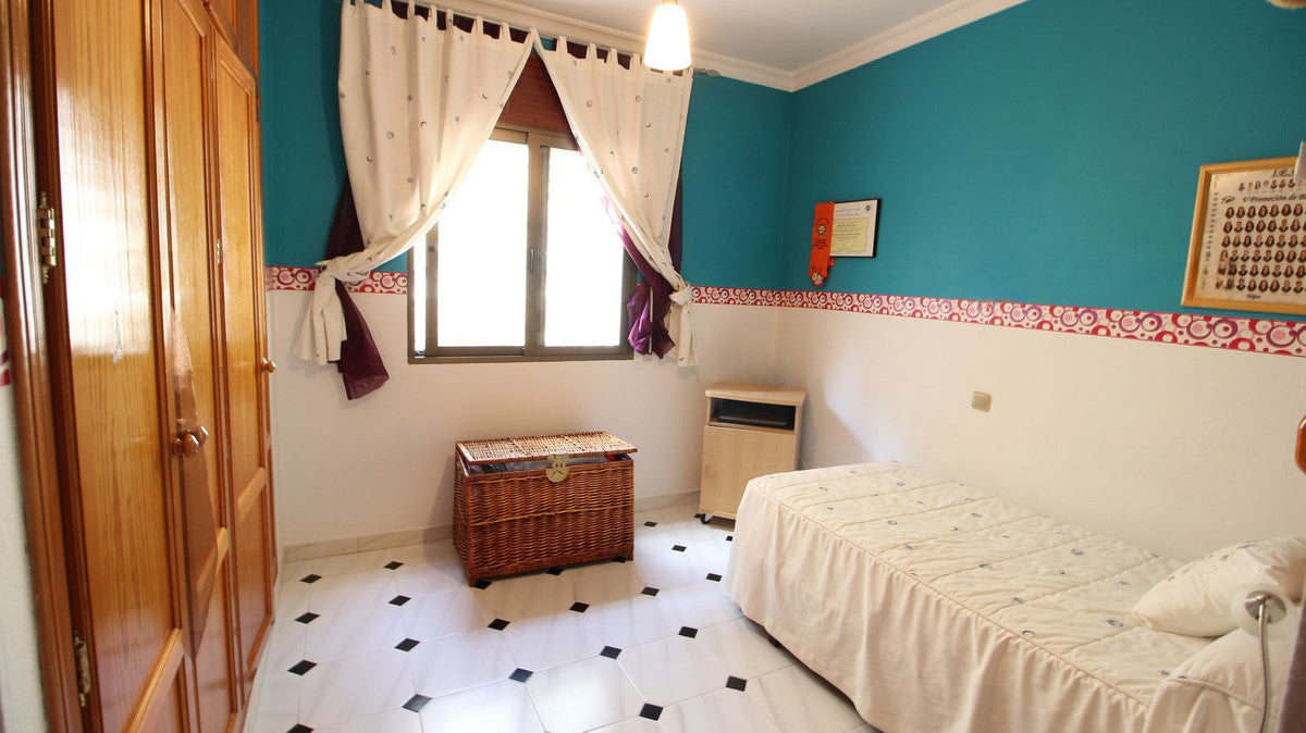 Apartamento en planta baja de una villa