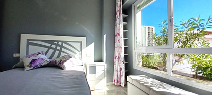 Elegante apartamento a 30 m del Paseo Marítimo de Marbella con piscina y jardines