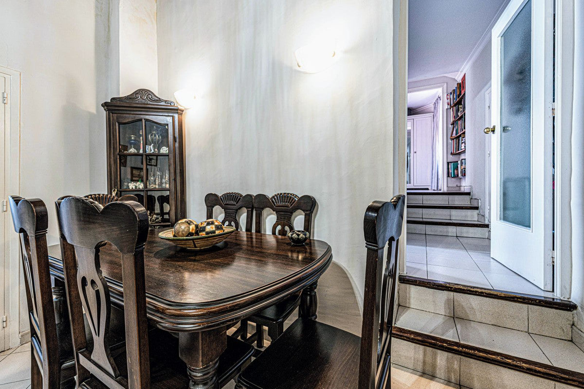 Ático con Terraza y Encanto Andaluz en el Casco Histórico de Marbella Frente a Iglesia Barroca