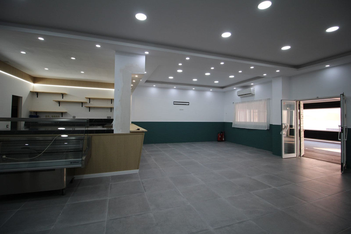 Oportunidad de inversión: local totalmente equipado en zona peatonal de Marbella