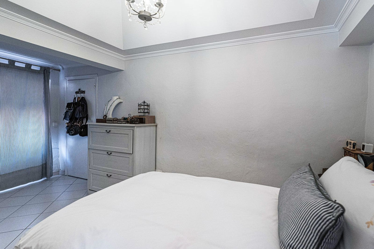 Ático con Terraza y Encanto Andaluz en el Casco Histórico de Marbella Frente a Iglesia Barroca