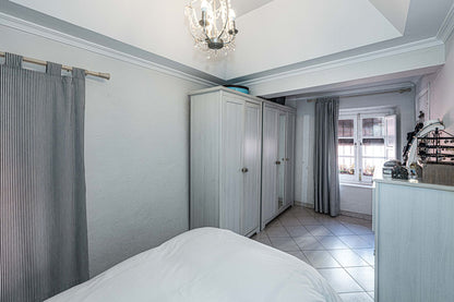 Ático con Terraza y Encanto Andaluz en el Casco Histórico de Marbella Frente a Iglesia Barroca