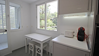 Apartamento de lujo en venta en Río Real, Marbella – 3 dormitorios, vistas al mar, garaje y zonas comunes exclusivas