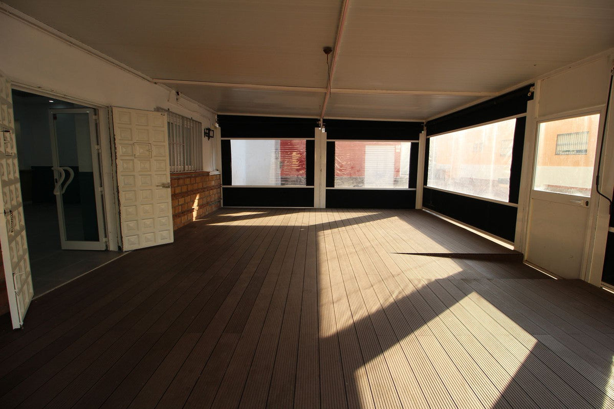 Oportunidad de inversión: local totalmente equipado en zona peatonal de Marbella