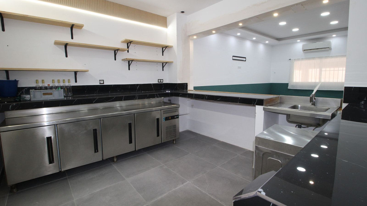 Oportunidad de inversión: local totalmente equipado en zona peatonal de Marbella