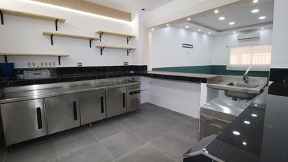 Oportunidad de inversión: local totalmente equipado en zona peatonal de Marbella