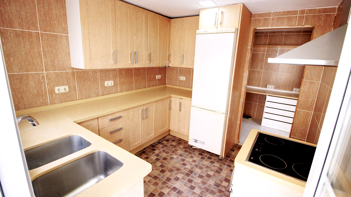 Ático Dúplex en Marbella Centro | Junto al Paseo Marítimo con Posibilidad de Dividir en 2 Apartamentos