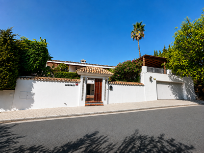 Villa Exclusiva en Río Real – Los Monteros, Marbella | STAND INMOBILIARIO