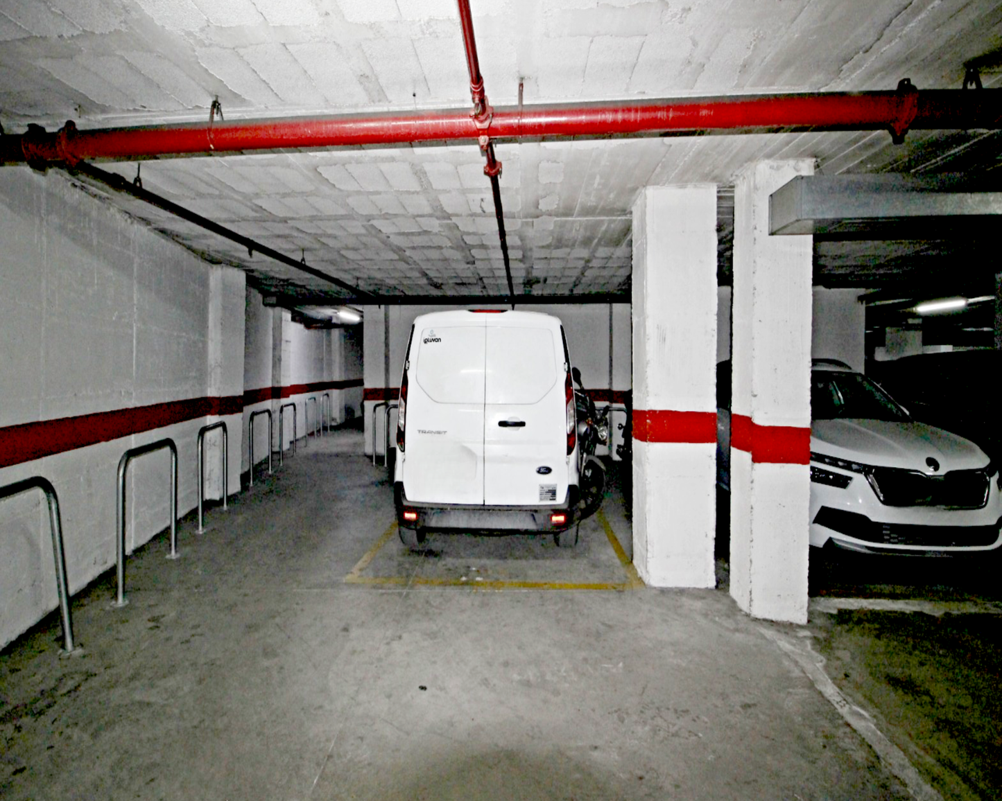 Plaza de Garaje Amplia en Venta en Centro de Marbella – Edificio Parque Miraflores