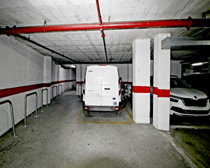 Plaza de Garaje Amplia en Venta en Centro de Marbella – Edificio Parque Miraflores