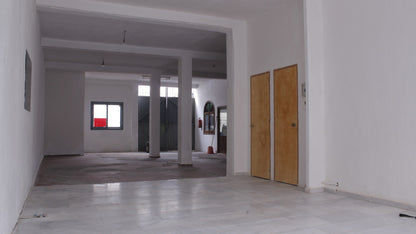 Local Comercial en San Pedro Alcántara | Área de Garaje y Opción de Cambio a Vivienda