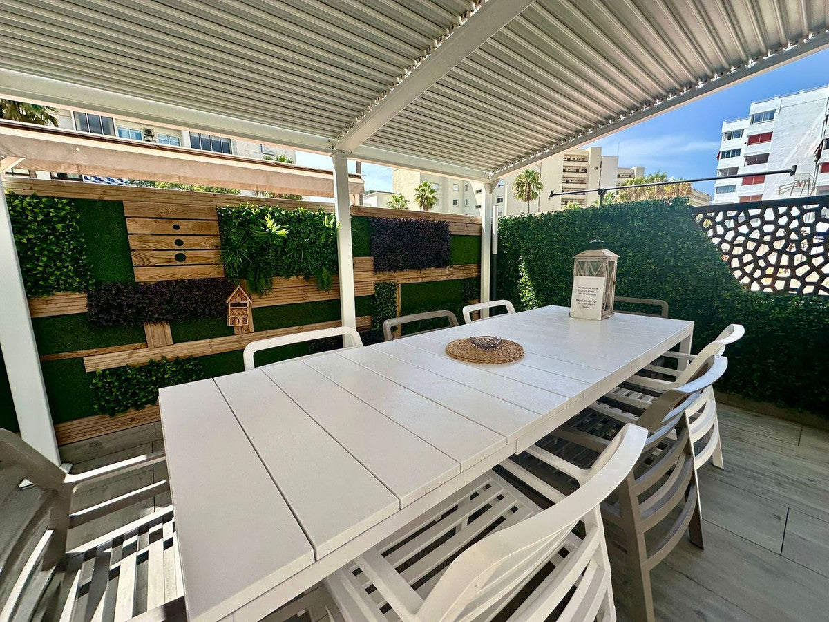 Apartamento reformado con terraza de 70 m²