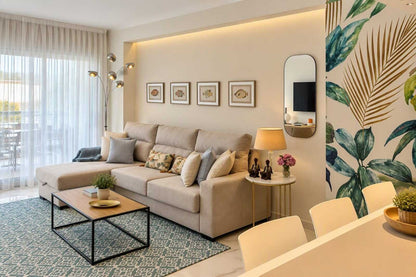 Apartamento reformado con terraza y licencia turística en Marbella | Alta rentabilidad