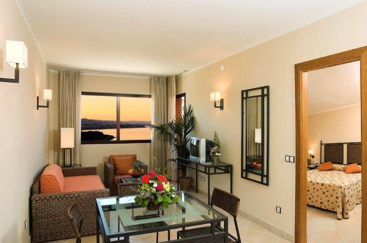 Apartamento Reformado en Marbella Centro | Terraza de 60 m² a Pocos Metros del Paseo Marítimo