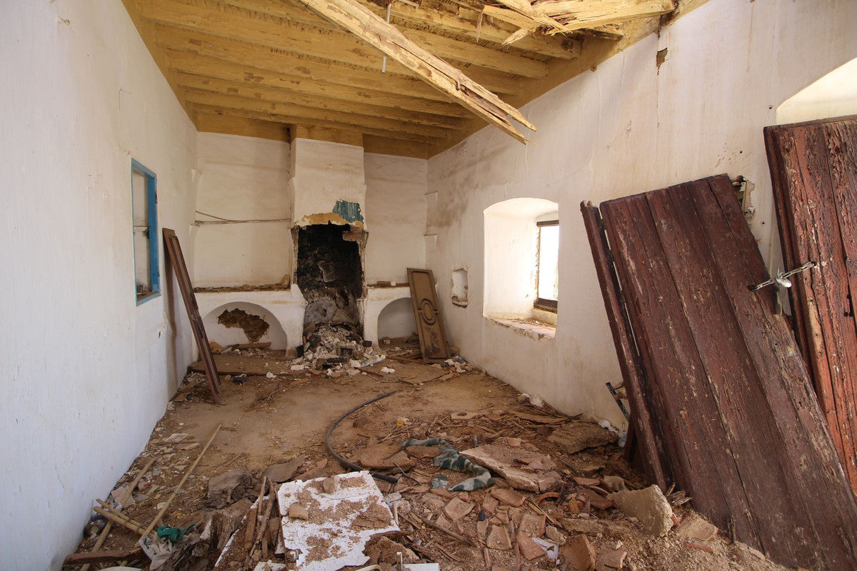 Terreno de 20.000 m² con Cortijo a Reformar y Vistas Panorámicas al Mar en Mijas – Gran Oportunidad de Inversión