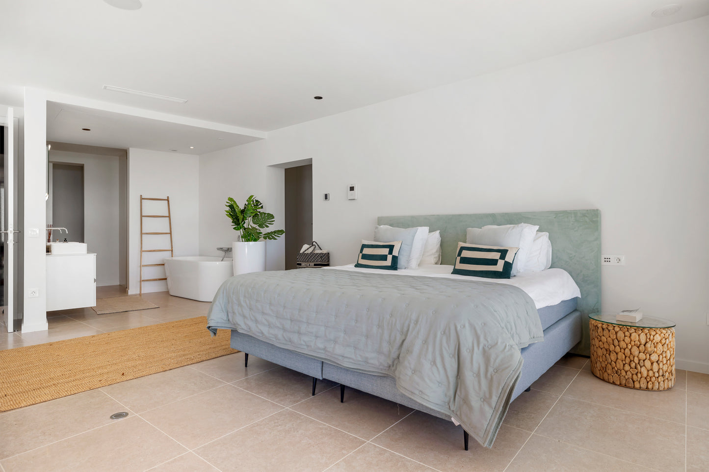 Villa contemporánea situada en la prestigiosa urbanización La Alquería, Benahavís.