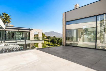 Villa contemporánea situada en la prestigiosa urbanización La Alquería, Benahavís.