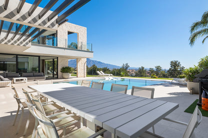 Villa contemporánea situada en la prestigiosa urbanización La Alquería, Benahavís.