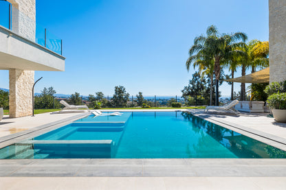 Villa contemporánea situada en la prestigiosa urbanización La Alquería, Benahavís.