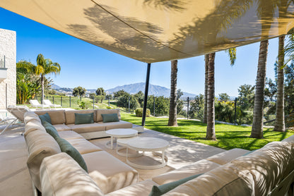 Villa contemporánea situada en la prestigiosa urbanización La Alquería, Benahavís.