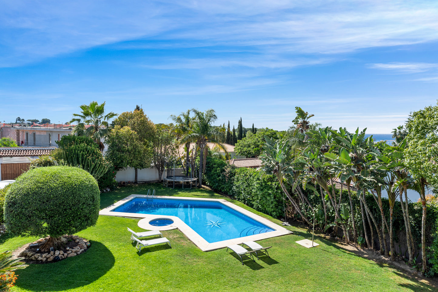 Villa en el Paraiso Alto