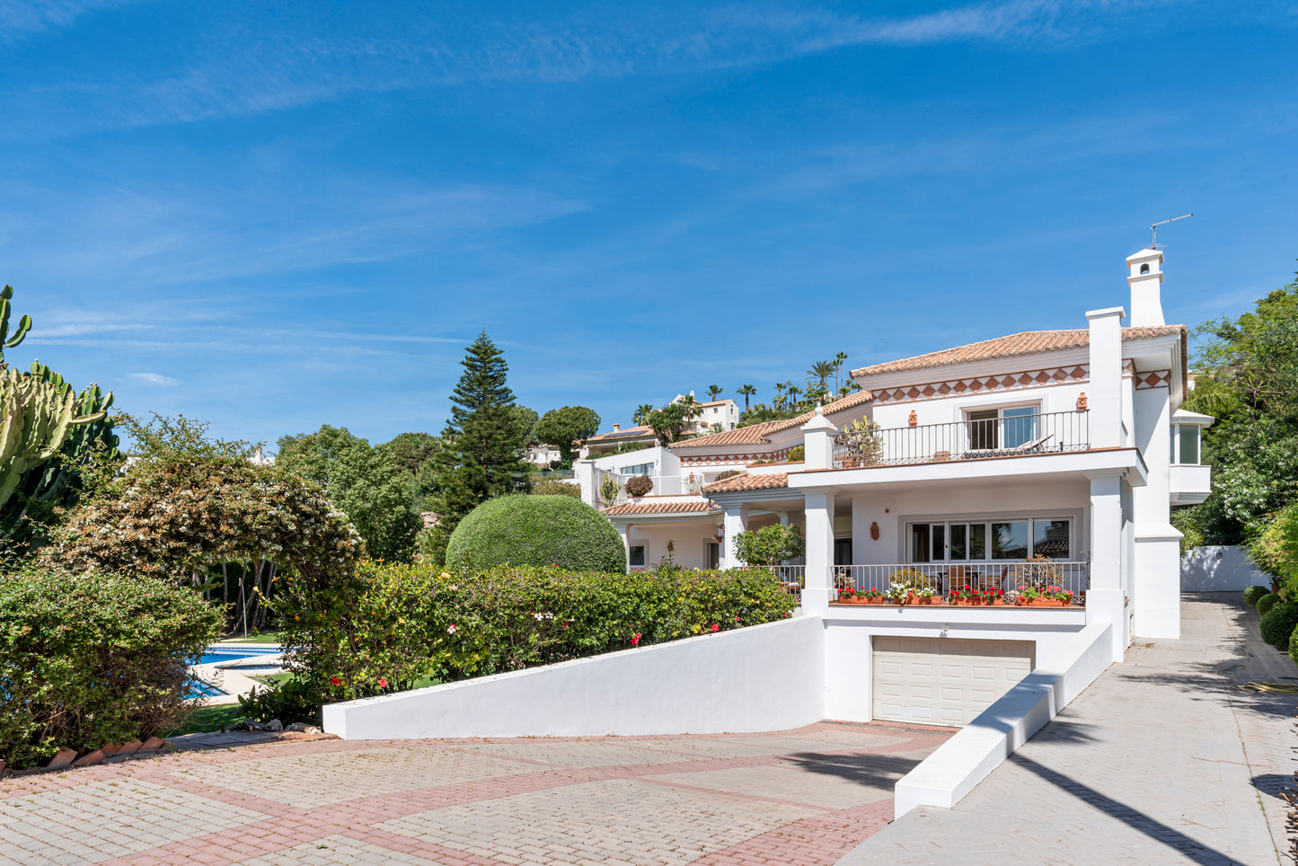Villa en el Paraiso Alto