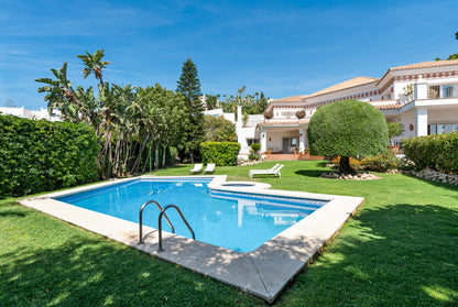 Villa en el Paraiso Alto