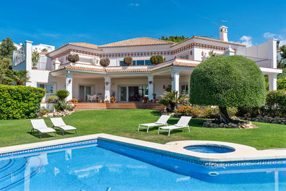 Villa en el Paraiso Alto