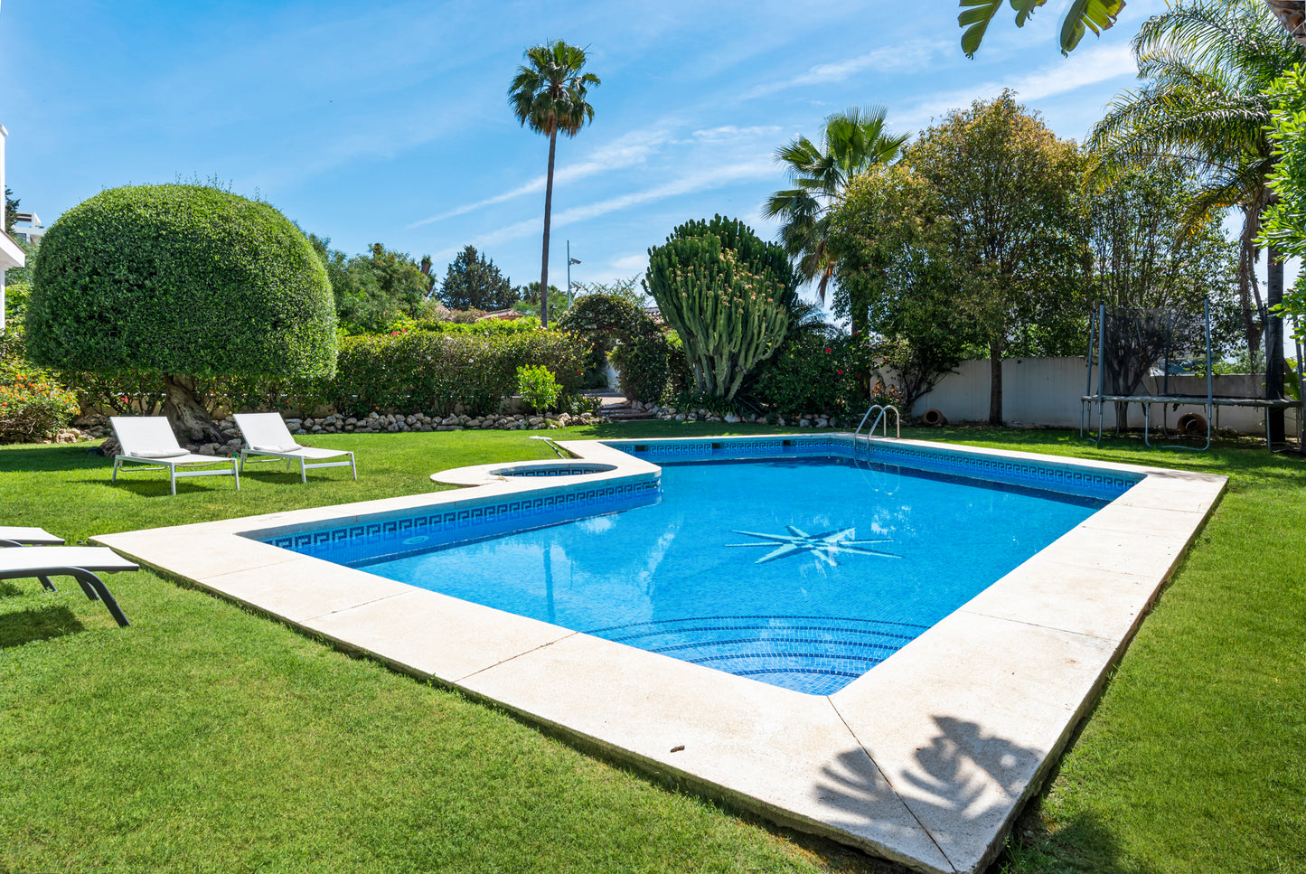 Villa en el Paraiso Alto