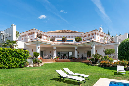 Villa en el Paraiso Alto