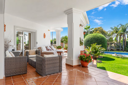Villa en el Paraiso Alto