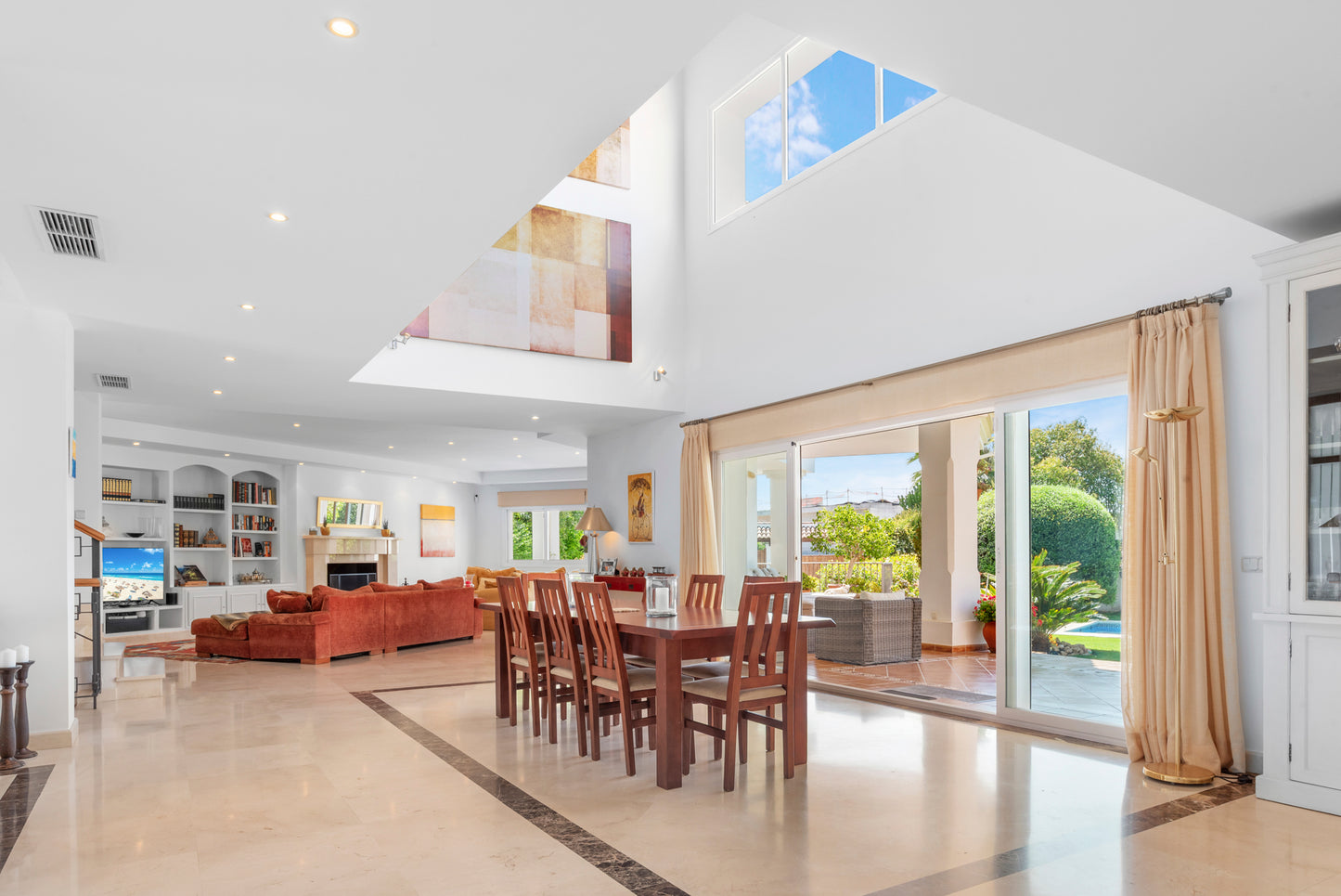 Villa en el Paraiso Alto