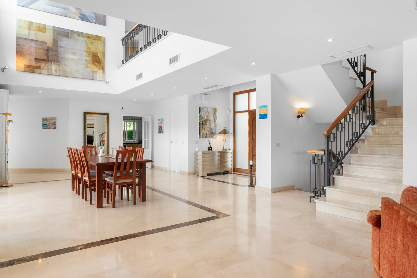 Villa en el Paraiso Alto