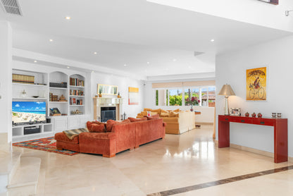 Villa en el Paraiso Alto